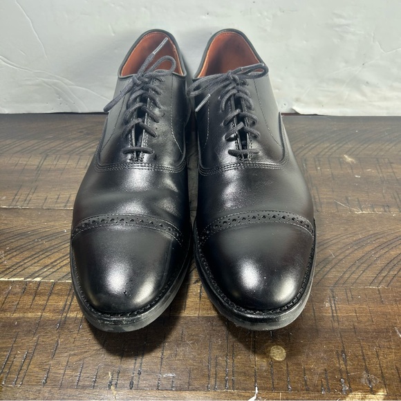 Allen Edmonds Black Cap-Toe Oxford Dress Shoes
Men Size 13A - Picture 4 of 7